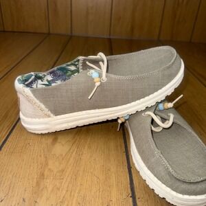 Hey Dude Wendy Natural Rosemary Womens Size 8 Loafer Slip On Shoes Casual